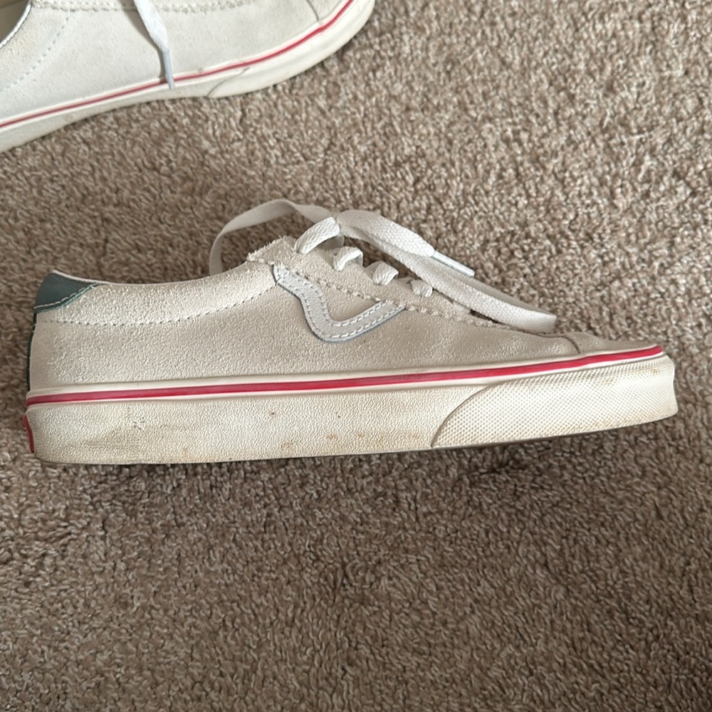 Vans - Picture 4 of 7